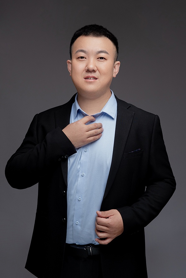 客戶經理:張亞雄